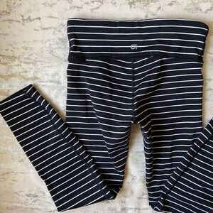 Gap Fit blackout technology stripe leggings